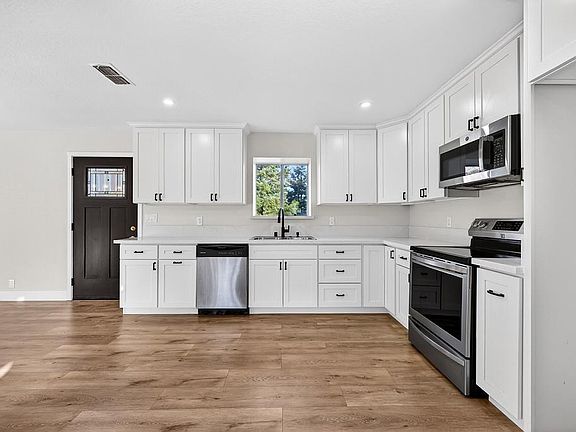 4th image of 3901 Luneman Rd