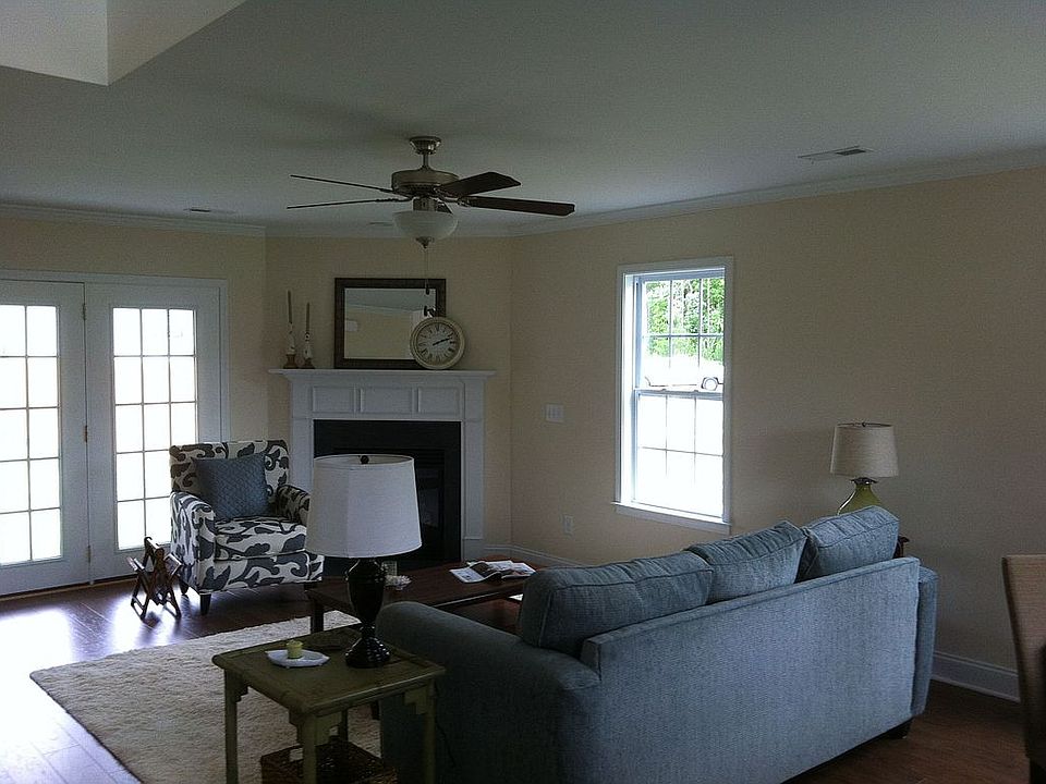2nd image of 1117 Creek Bend Dr NE
