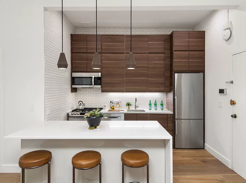 1st image of 147 W 22nd St APT 1E