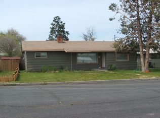 586 SW 1st St, Madras, OR 97741