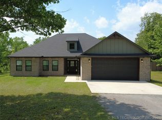 16521 N 573rd Rd, Tahlequah, OK 74464