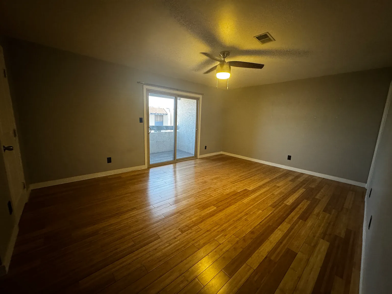 2 bed, 2.5 bath, 1696 sqft, $1,750 — Photo 3