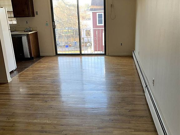2nd image of 120 Fairview Ave APT 3B