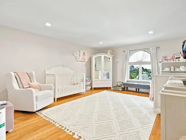 316 Gainsborg Ave #2 — Photo 15