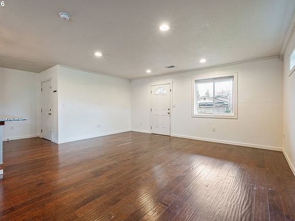 5th image of 246 S 70th St