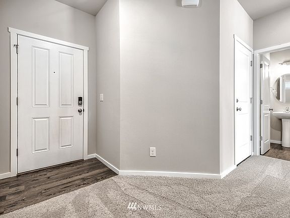 4th image of 10516 189th St E