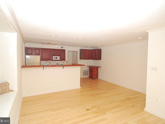 4th image of 702 S Arlington Mill Dr APT 103