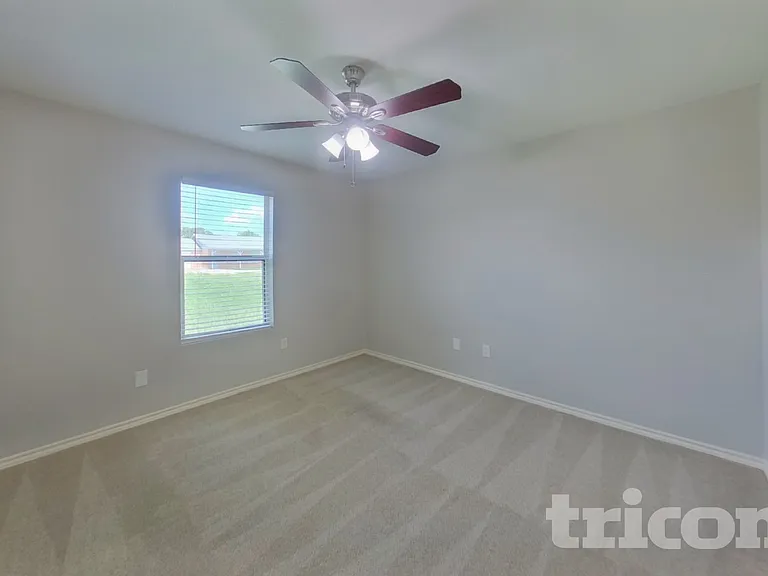 213 Dean Ct — Photo 7