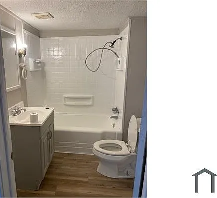 3321 Cedar Ave SW — Photo 2