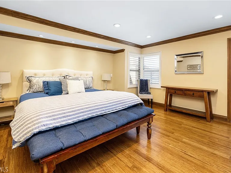 401 Holmwood Dr — Photo 10