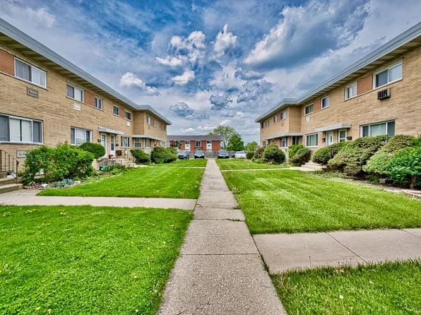 9666 Lois Dr APT D, Des Plaines, IL 60016