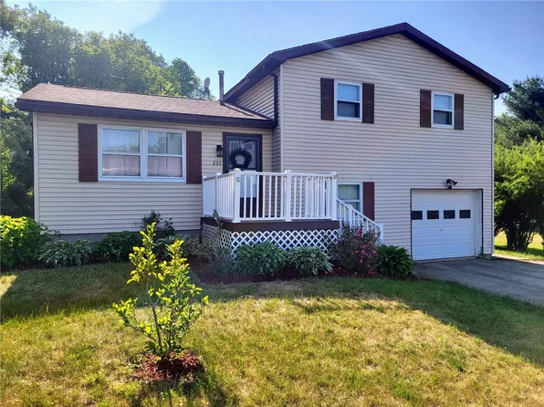 233 Railroad St, Corry, PA 16407
