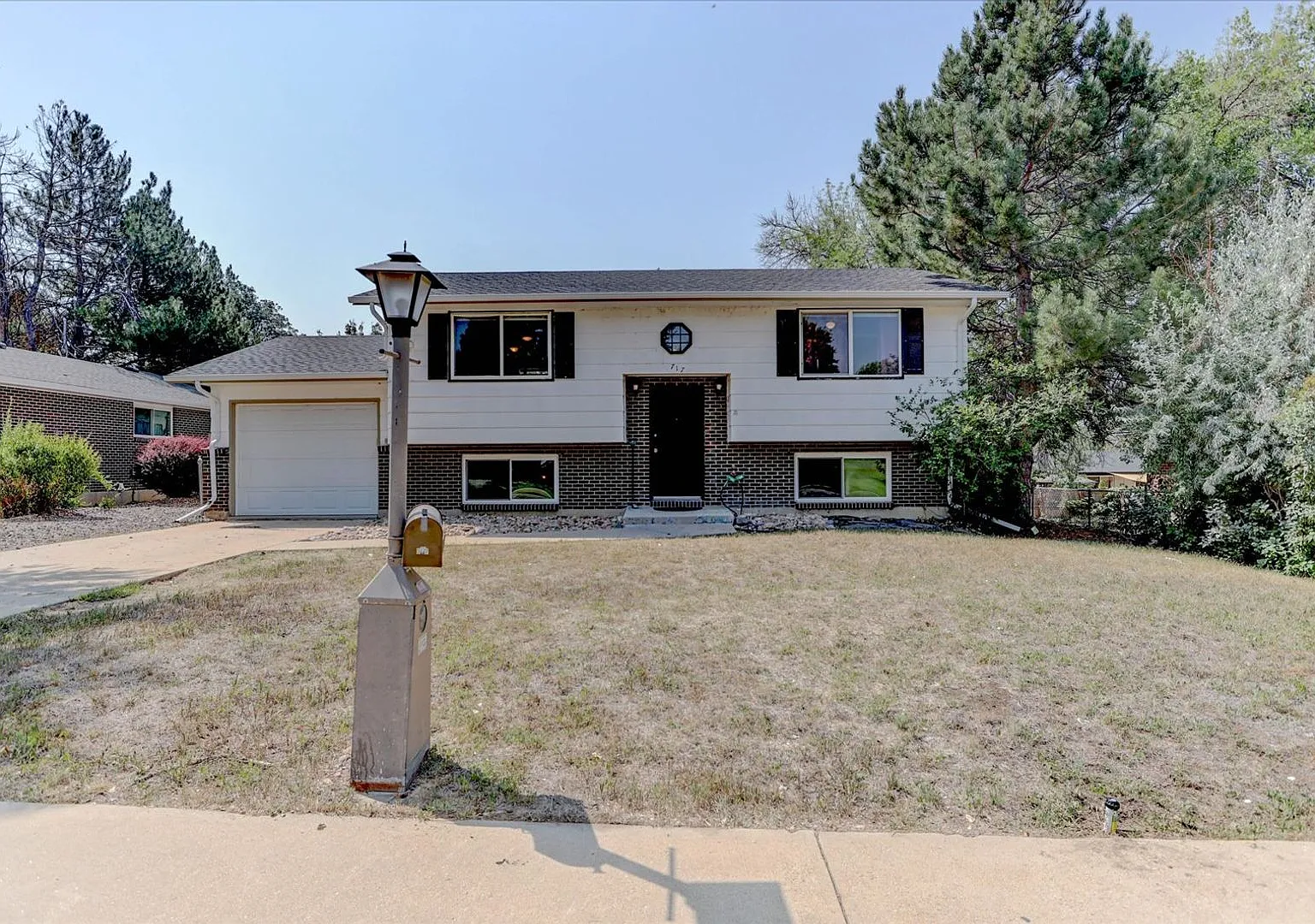 Spacious 3-Bedroom Home in Longmont with Fenced Yard — Photo 2
