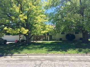 109 Tanglewood Dr, Dodge City, KS 67801