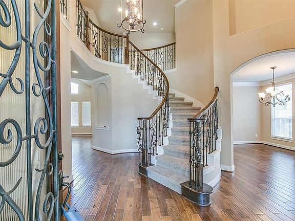 2nd image of 15814 Tremout Hollow Ln
