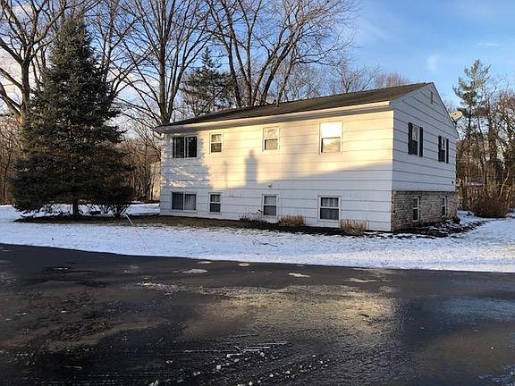 2nd image of 732 Liberty St #2
