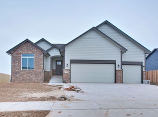 818 E Tyndall Ct, Derby, KS 67037