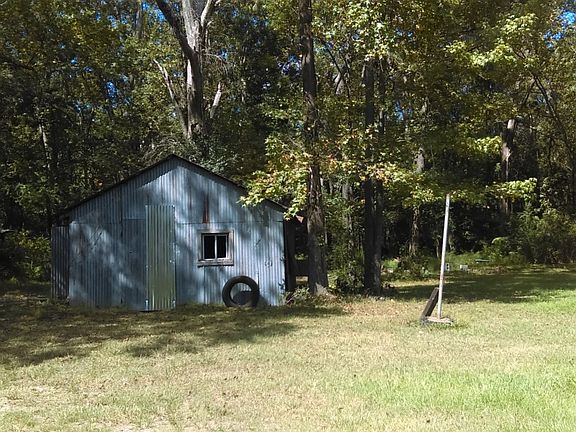 2nd image of 6025 Rolling Acres Dr