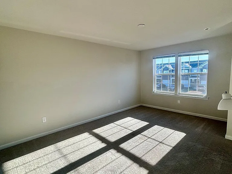 189 Mazzeo Dr — Photo 7
