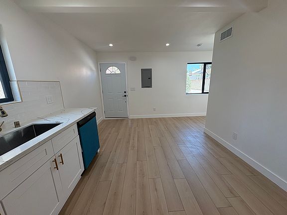 4th image of 1744 Carmona Ave #4