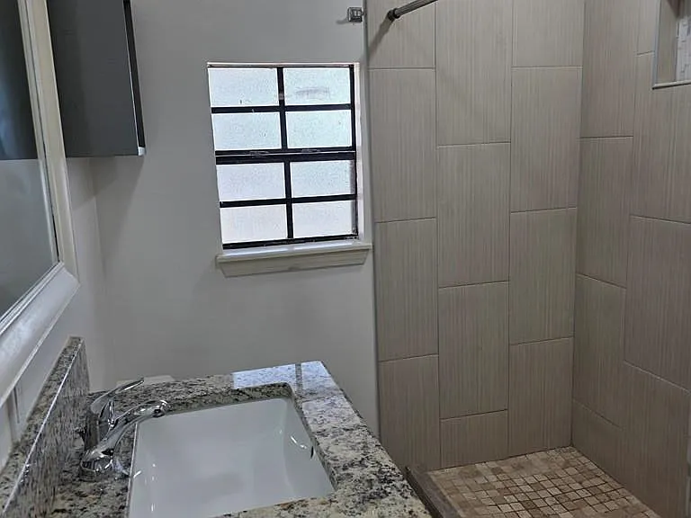 34 W Hawthorne Ave — Photo 11