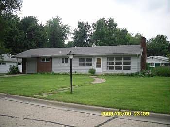 2nd image of 801 S Fair St