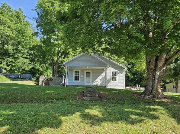 154 Mullins Dr, Sneedville, TN 37869