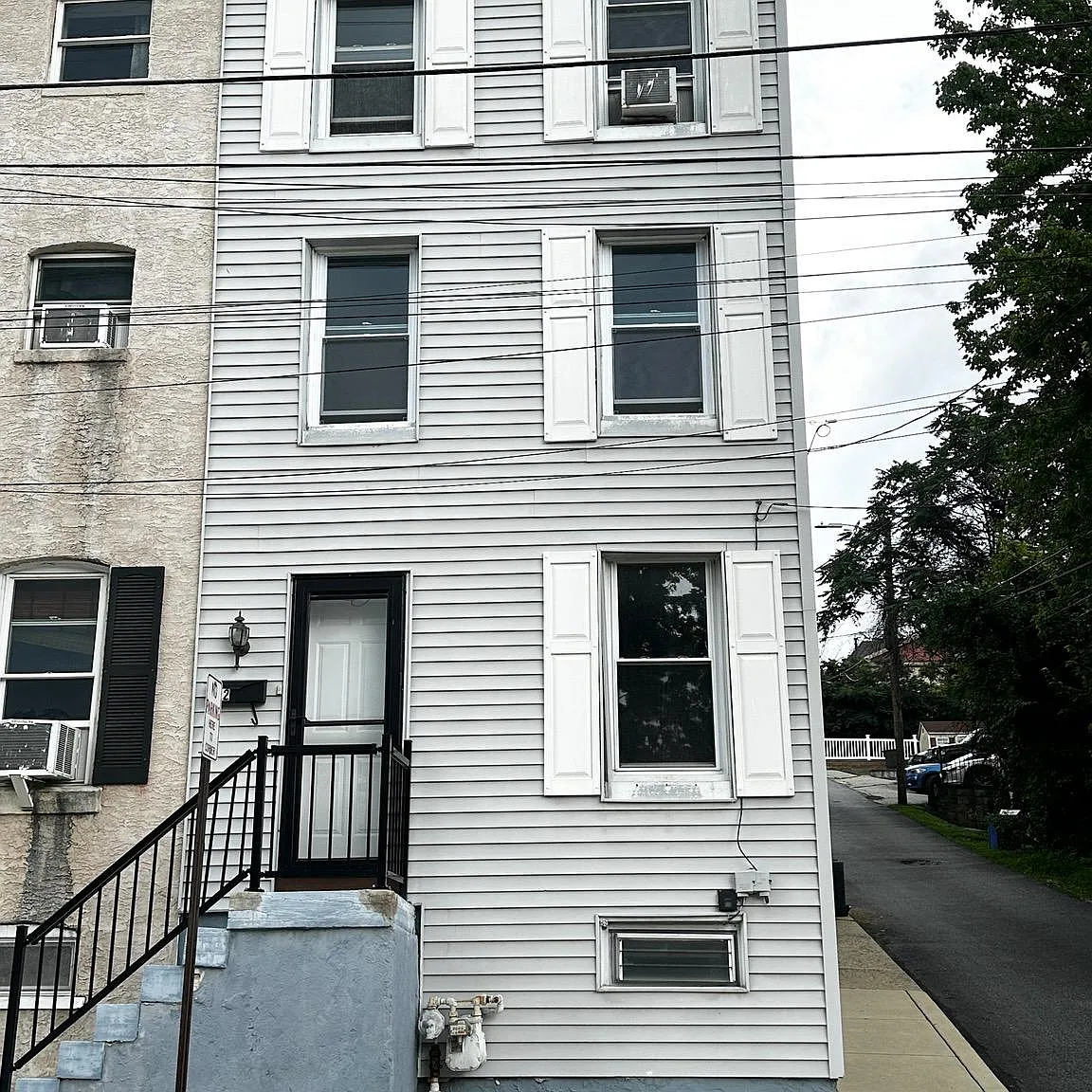 3 bed, 2.5 bath, 1288 sqft, $2,700 — Photo 1