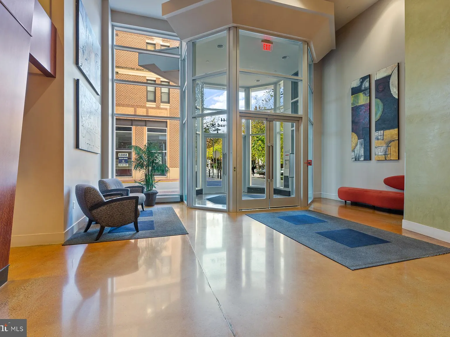 Spectrum Condo — Photo 2