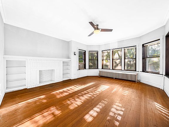 5th image of 5806 N Sacramento Ave