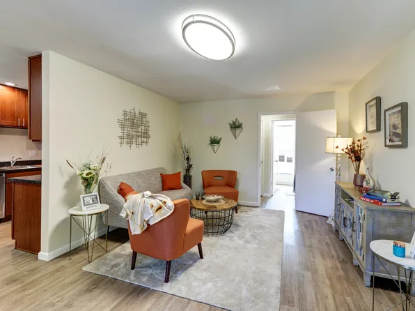 Tanglewood, 970 Meridian Ave #2B-2Ba-900Sqft, San Jose, CA 95126