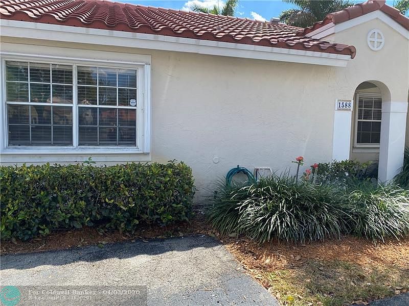 1st image of 1588 Springside Dr