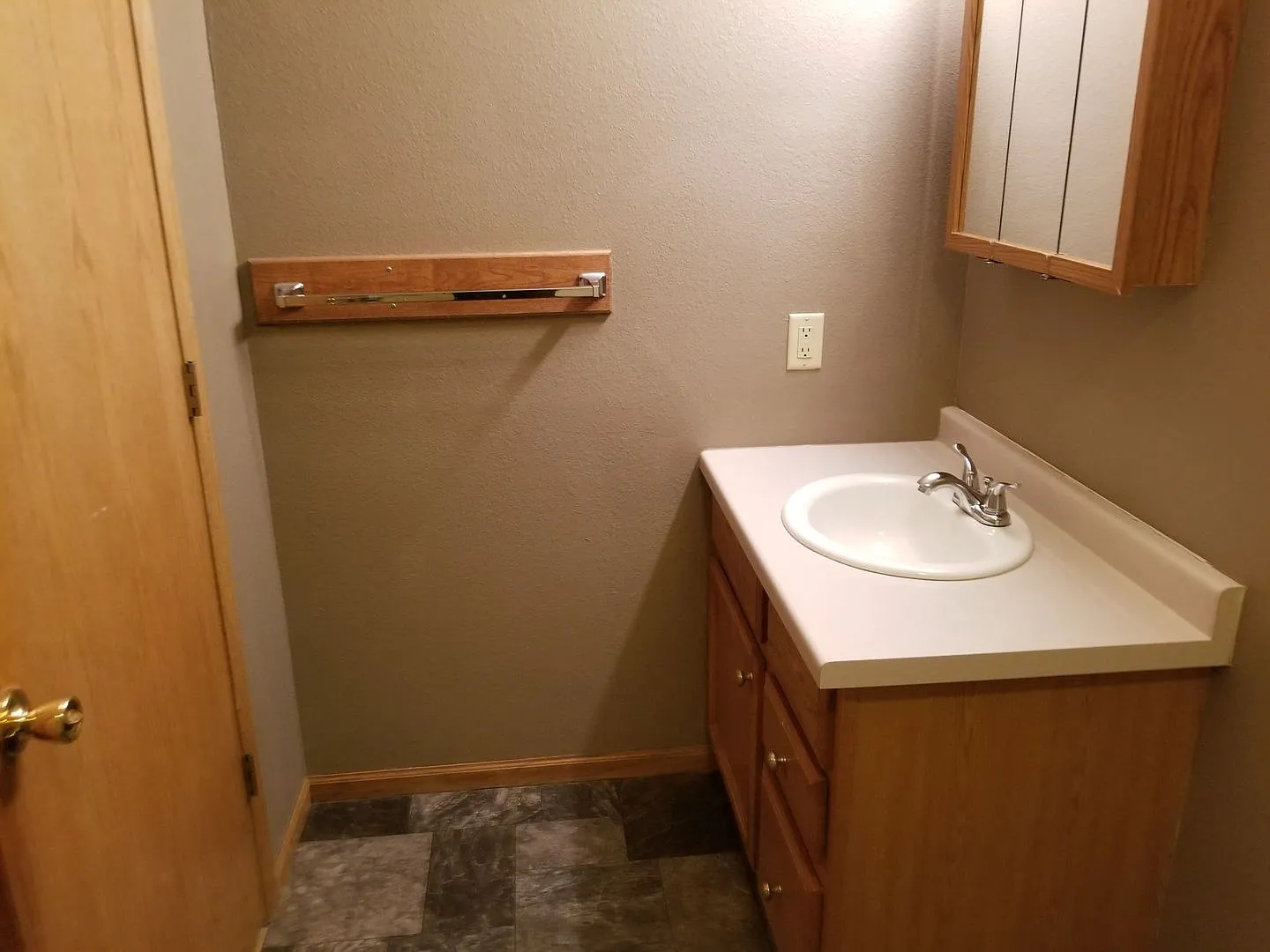 1403 Glenview Lane — Photo 4