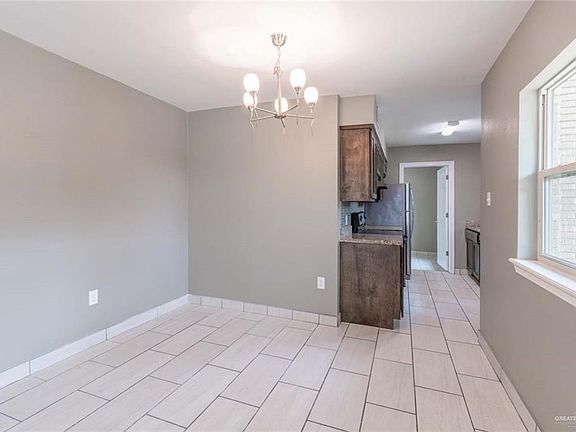 3rd image of 2221 Camellia Ave