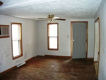 5th image of 740 Woodlawn Ave