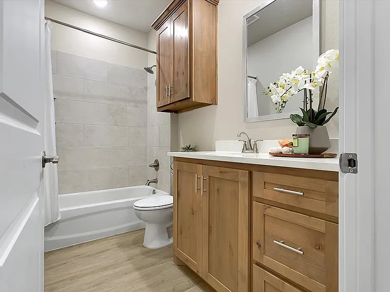 132 Calvin Dr — Photo 14