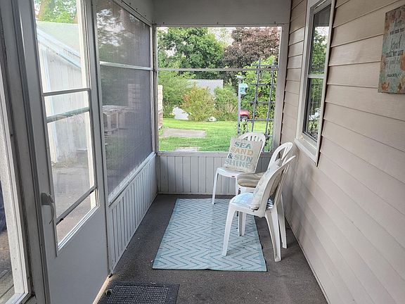 2nd image of 815 Spare St