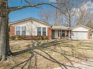 1227 Kennebec Rd, Chesterfield, MO 63017