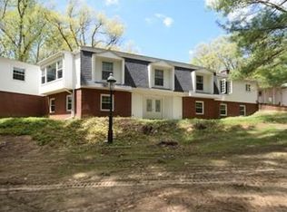 11 Greenwood Rd, Wilbraham, MA 01095