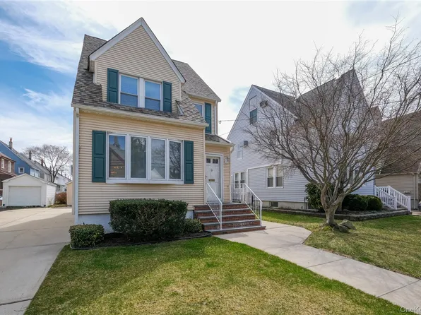 (undisclosed Address), Valley Stream, NY 11581