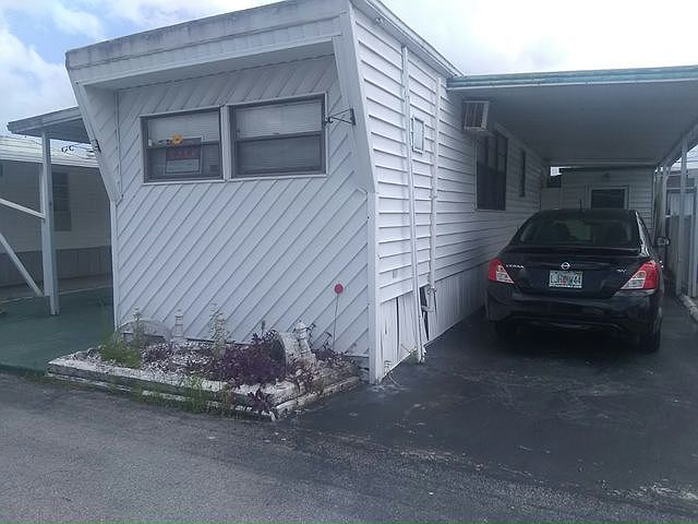 2nd image of 809 Buck St #62