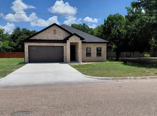 834 Park Ln, Mexia, TX