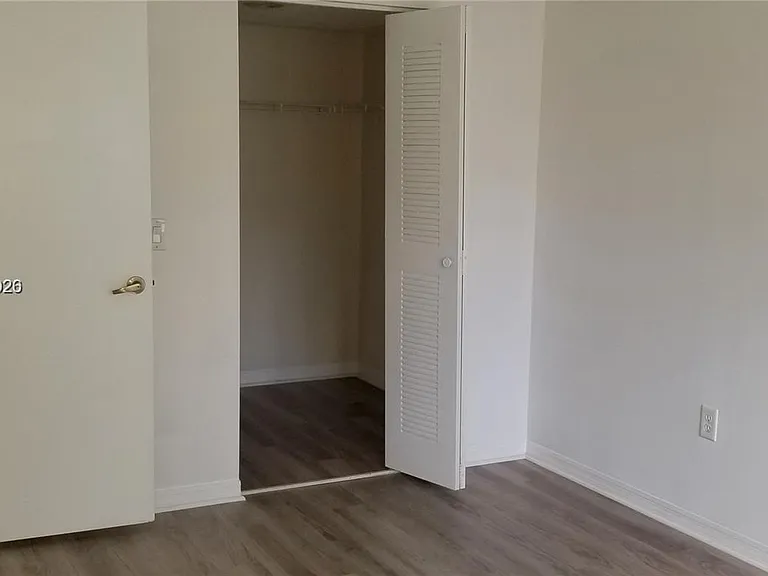 4195 N Haverhill Rd #303 — Photo 14
