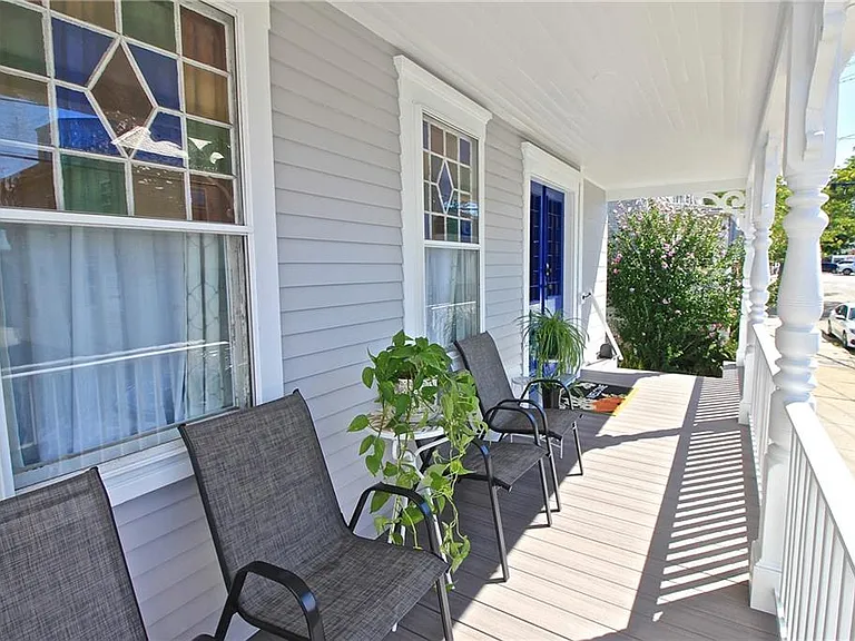 700 Thames St — Photo 3