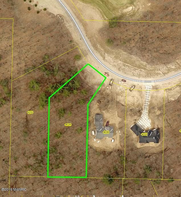 2nd image of 4024 Legend Woods Ln NE