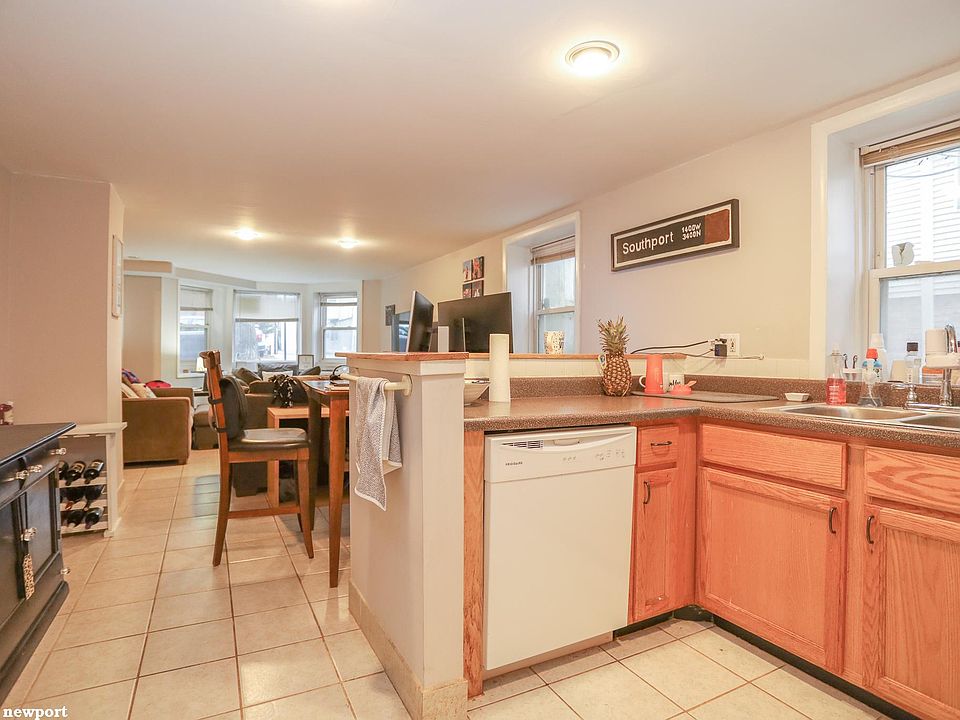 1st image of 1110 W Newport Ave #1611