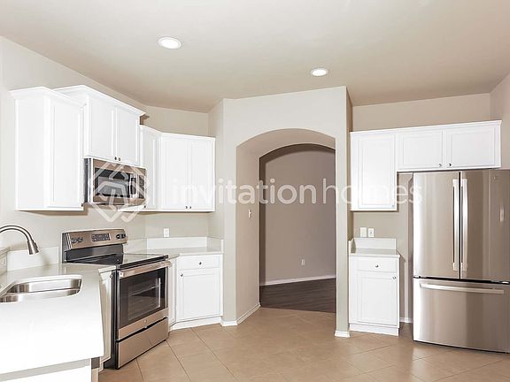 5th image of 821 Bens Dr