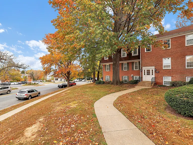 724 Quince Orchard Blvd #202 — Photo 13