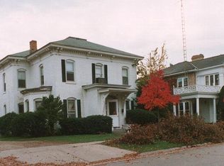 208 W Howard St, Portage, WI 53901