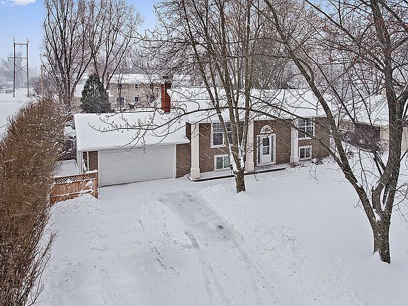 3rd image of 3701 Fernwood Ave